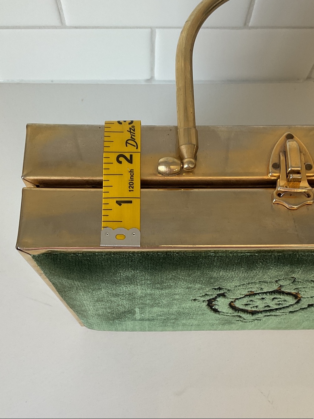 Vintage STYLECRAFT of Miami Gold Metal & Green Velvet Mid-Century Box Handbag - Picture 14 of 16